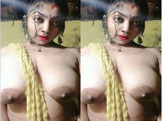 Horny Desi Wife Showing Her Nude Body
