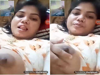Desi Bhabhi Shows Her Boobs to Lover On Video Call