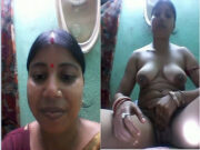 Bagla Boudi Strip her Cloths and Showing Boobs and Pussy
