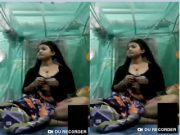 Cute Desi Girl Shows Her Boobs to Lover on VC