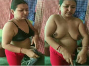 Desi Bhabhi Shows her Big Boobs