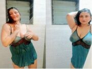 Desi Crazy Bhabhi Boobs Visible