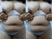 Desi girl Shows Her Big Boobs