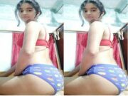 E-CUTE DESI GIRL SHOWS HER NUDE BODY ON VC PART 1