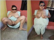 Horny Bhabhi Shows Her Boobs and Pussy Part 3