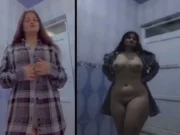 Pakistani girl opening shirt big boobs